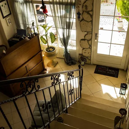 Peri Art فندق 2*