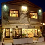 佩瑞艺术酒店