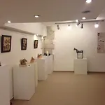 佩瑞艺术酒店