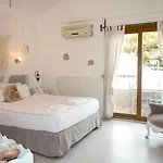 佩瑞艺术酒店
